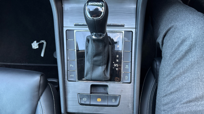 Skoda Superb 2.0 TDI CR SE L 5dr DSG Diesel Hatchback